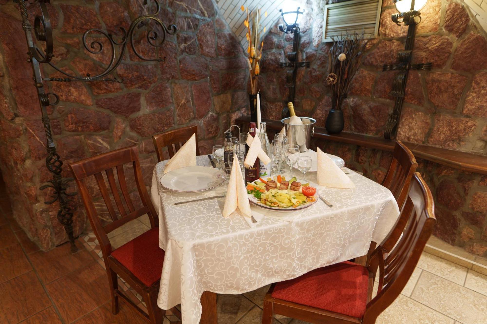 Hotel Rubin*** Gheorgheni  Bagian luar foto