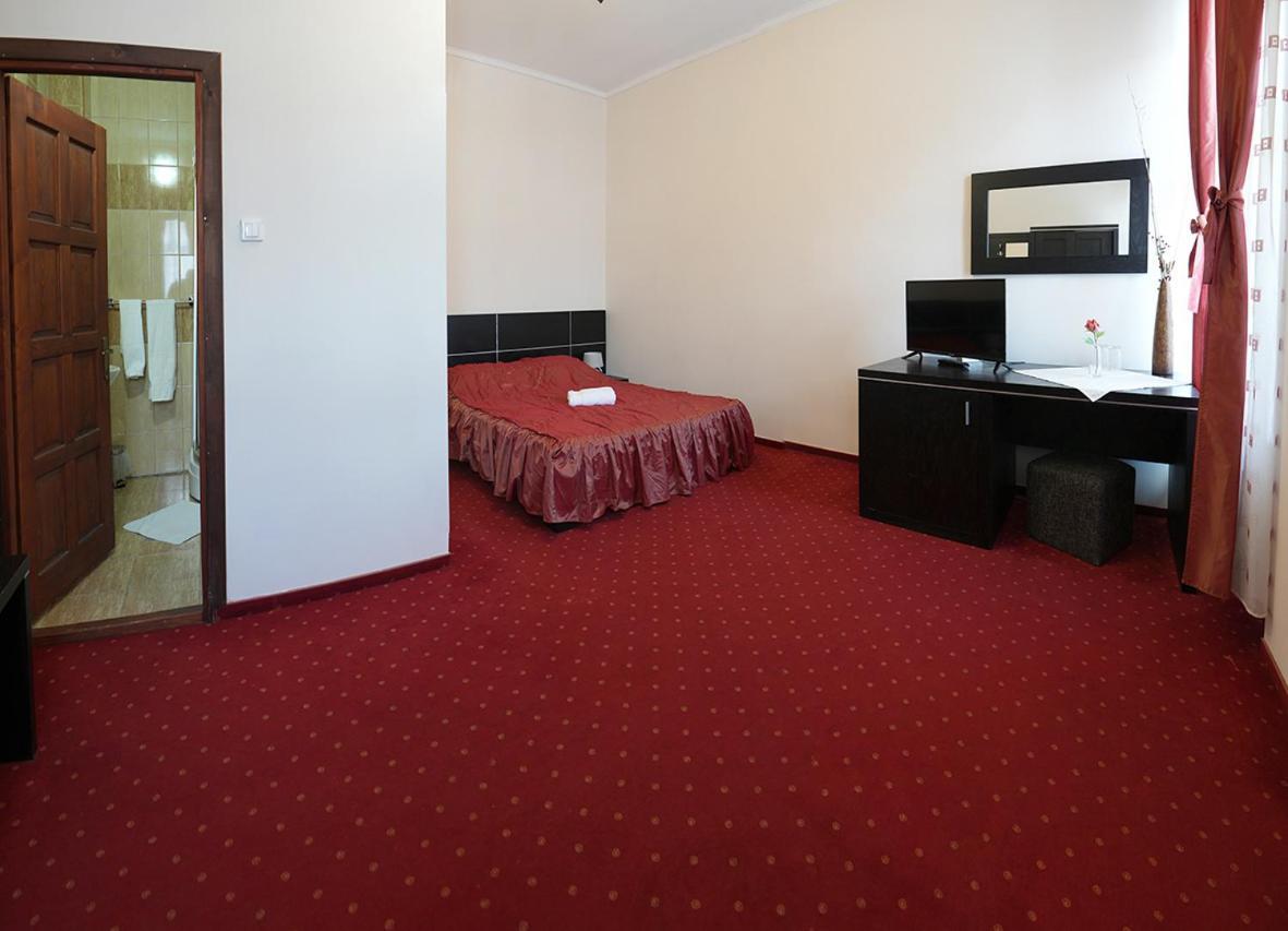 Hotel Rubin*** Gheorgheni  Bagian luar foto